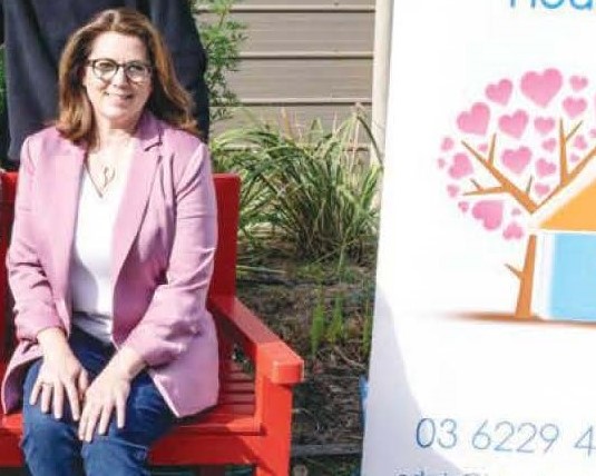 Article-Kingston Red Bench Starts the Conversation