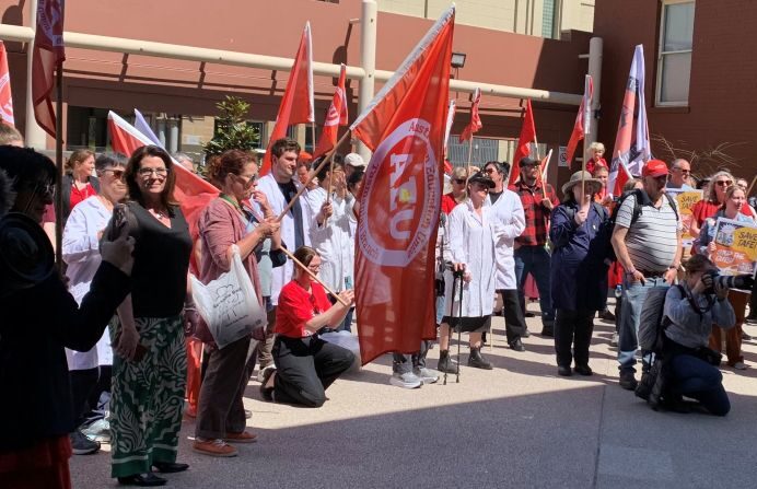 ABC Breakfast Radio Interview – TasTAFE Laboratory and Arts Courses Under Threat